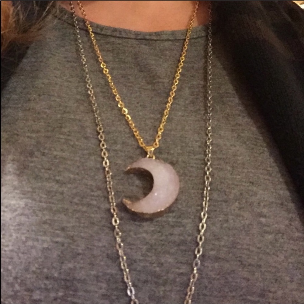 NWOT. Druzy Quartz Moon Pendant 🌙 - Picture 6 of 6